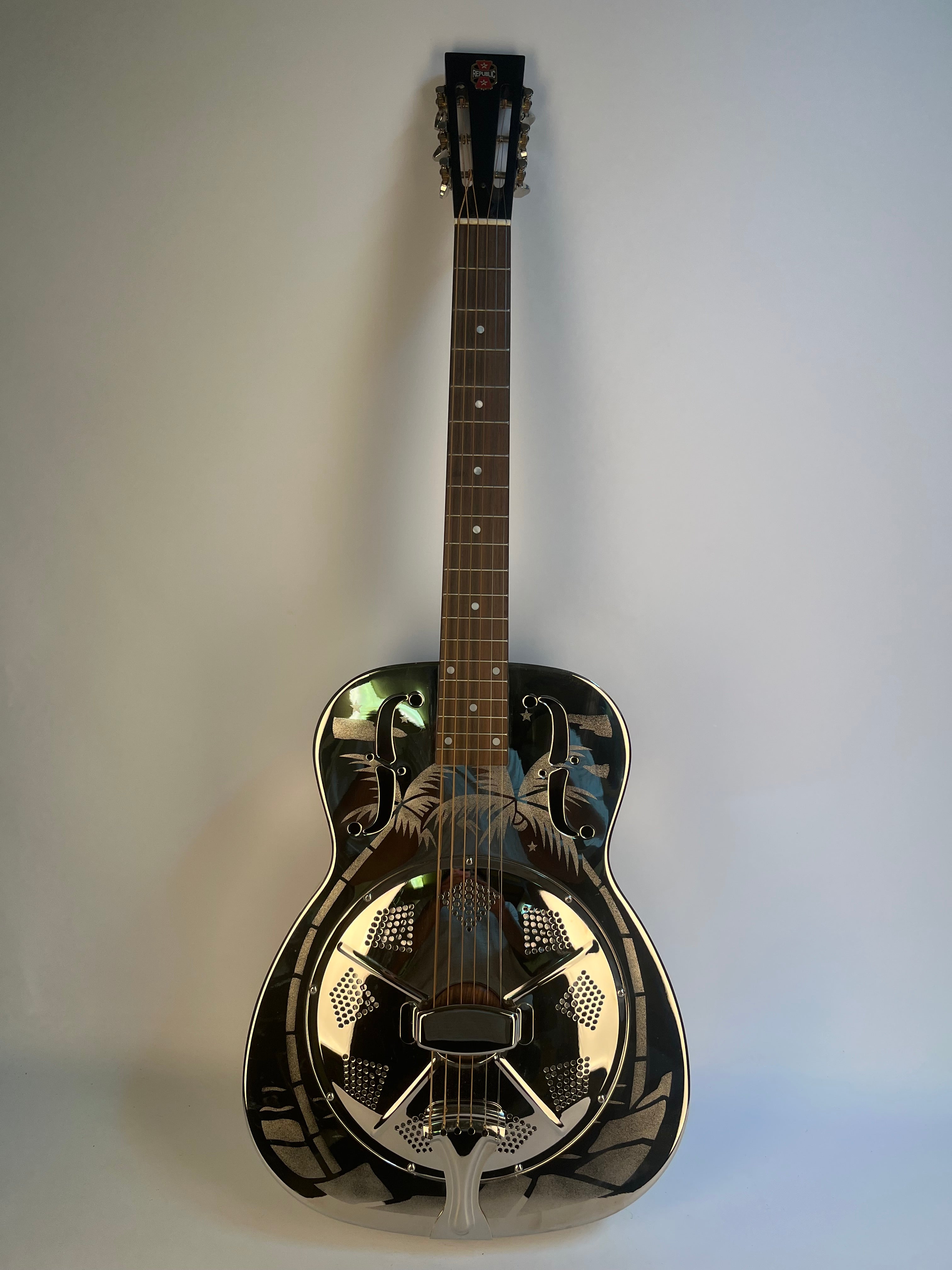 Duolian | Polished Nickel (Sandblasted) OLD STOCK